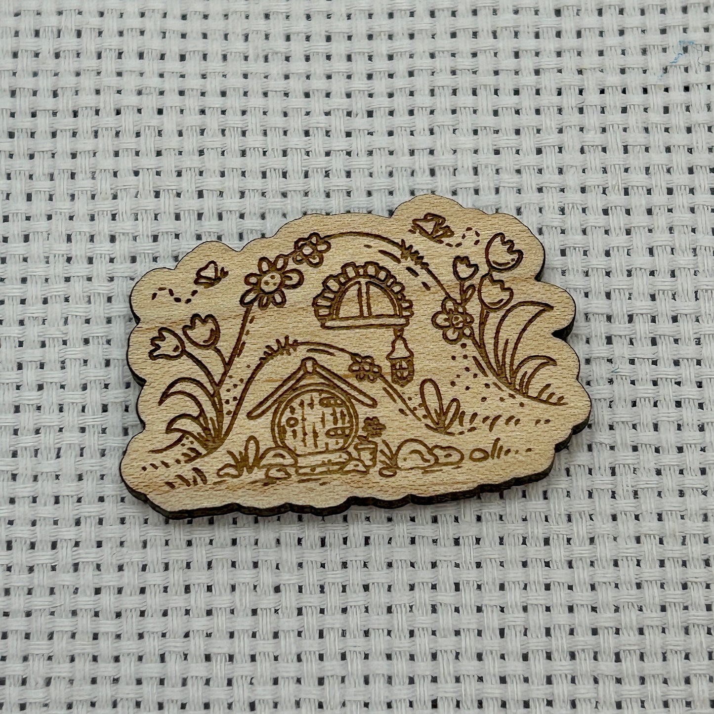 Hill House Needle Minder